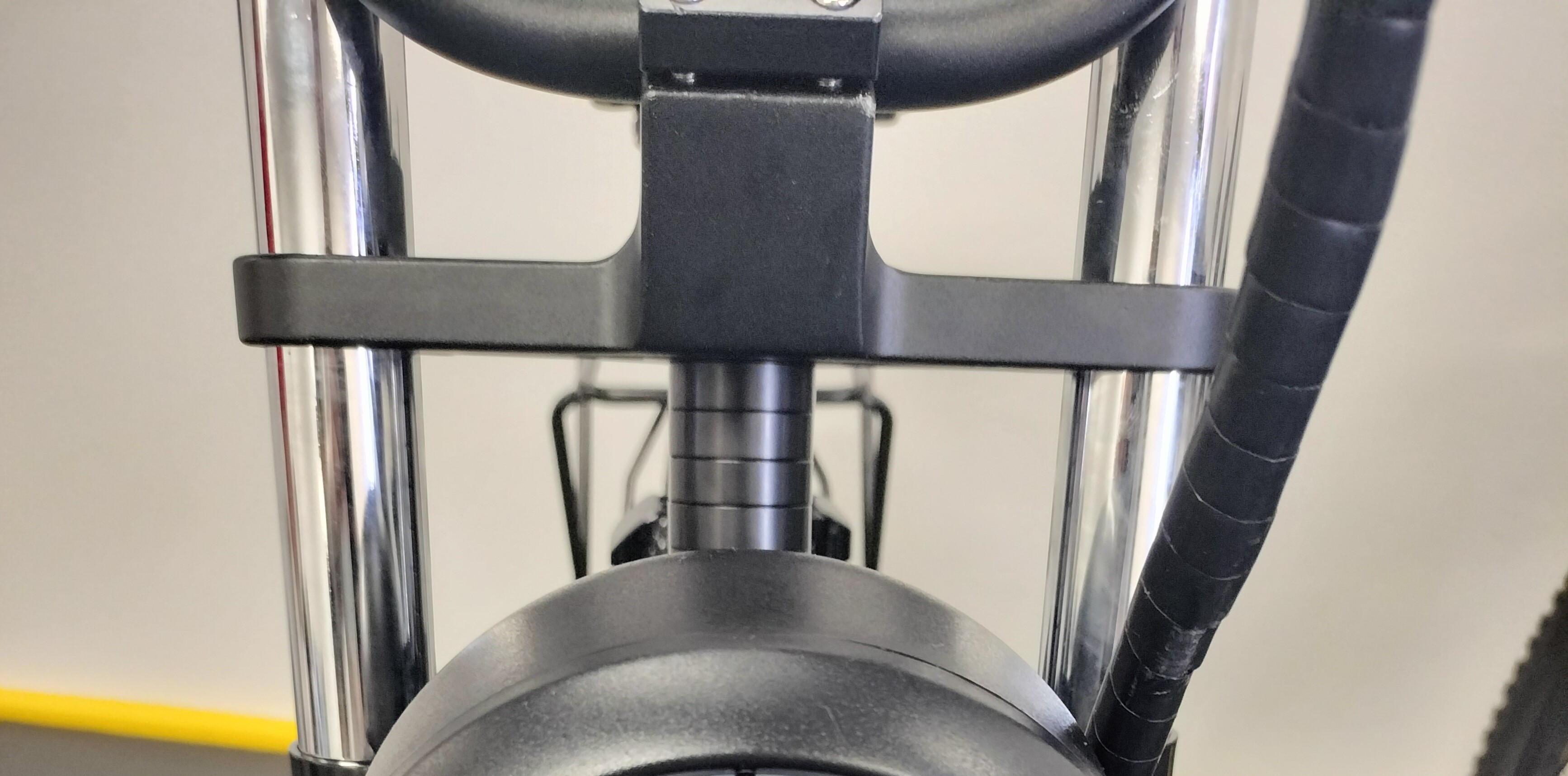 Upper adjustment bar.jpg